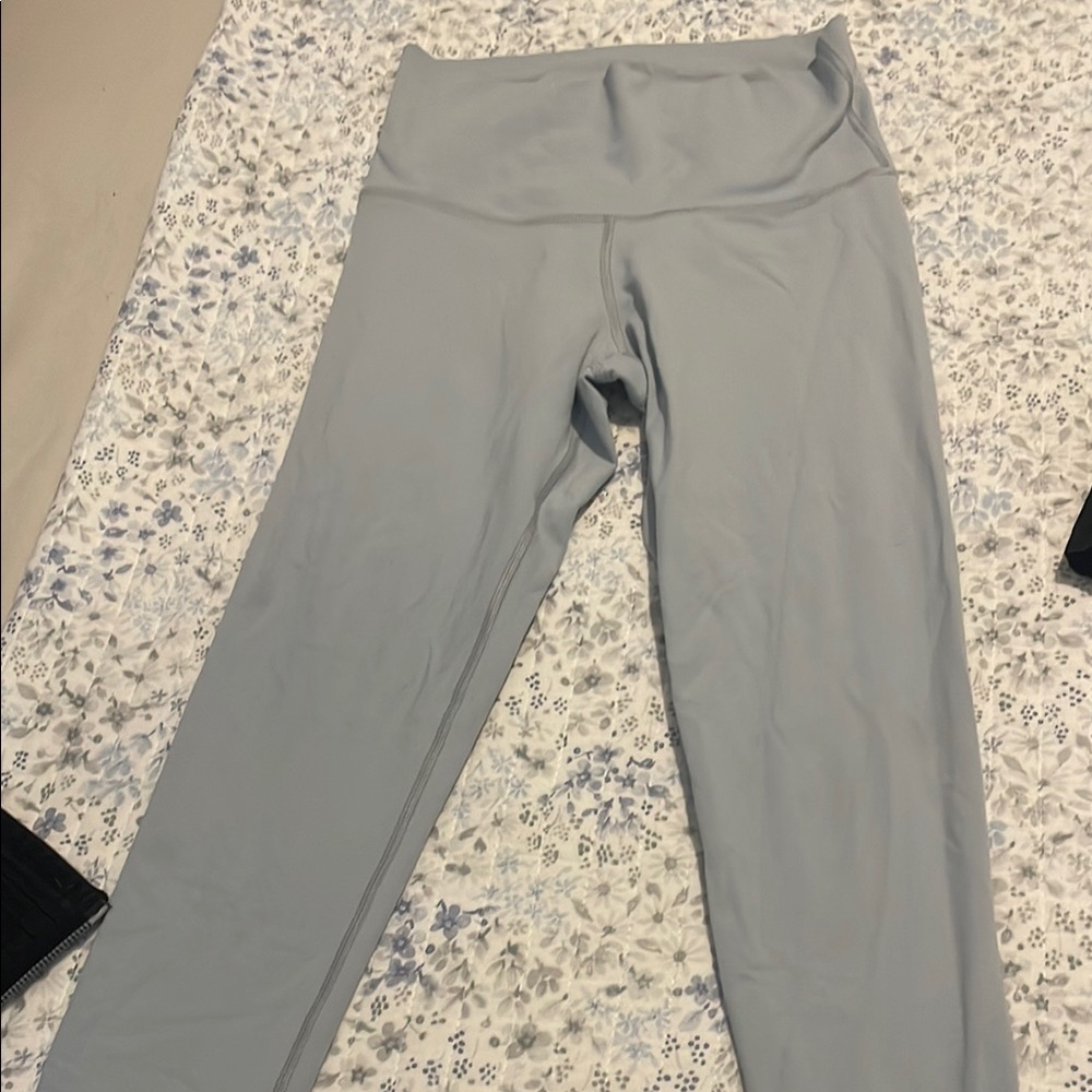 TNA Cloud Gray High-Waisted Leggings; ankle length